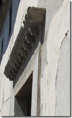 House of the Wooden Partition - Cornice over door